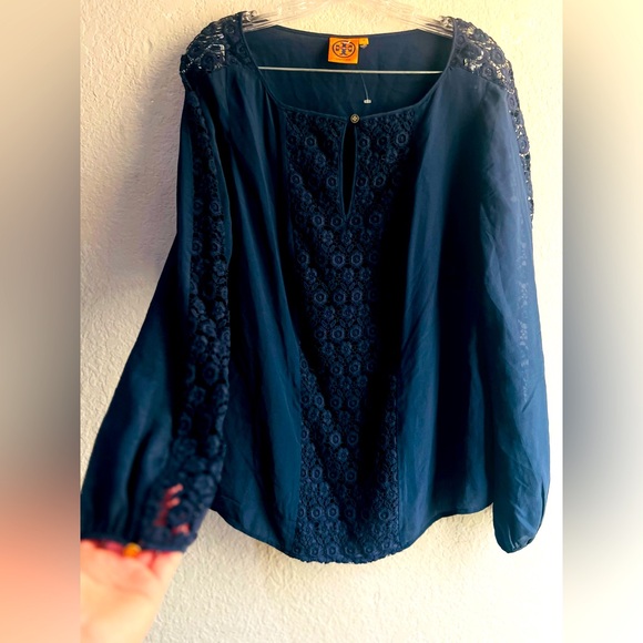 Tory Burch women’s blouse size 14 
22” pit to pit dark blue color cero stains - Picture 1 of 9